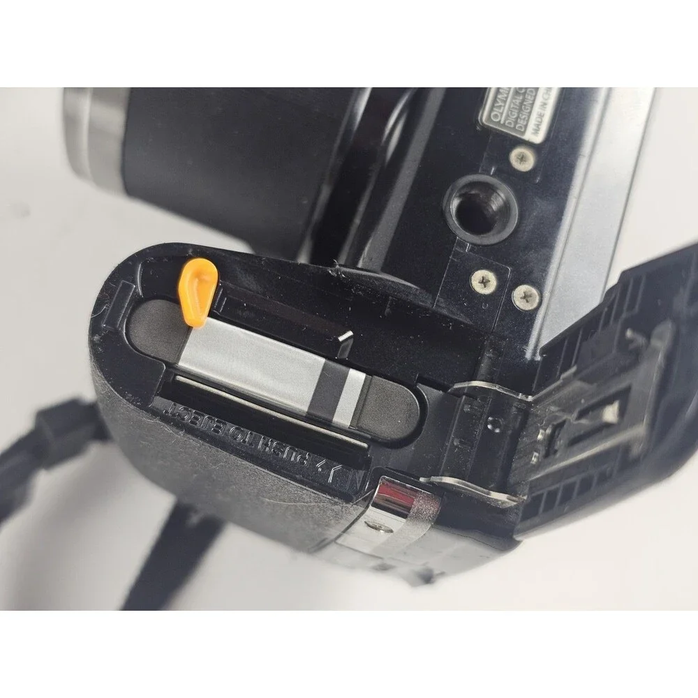 Olympus SP-810UZ 14.0MP Digital Bridge Camera 36x Optical Zoom Black